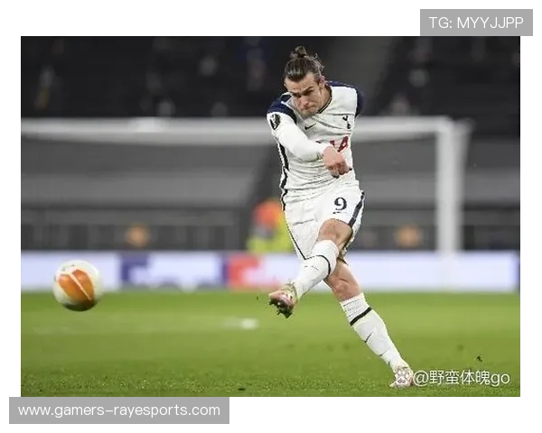 足球球星翻译官究竟是谁他在幕后默默助力球员沟通